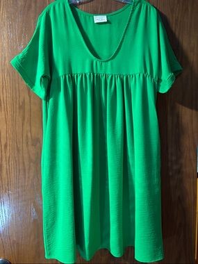 1.4.3. Story by Line Up Kelly Green Scoop Neck Top